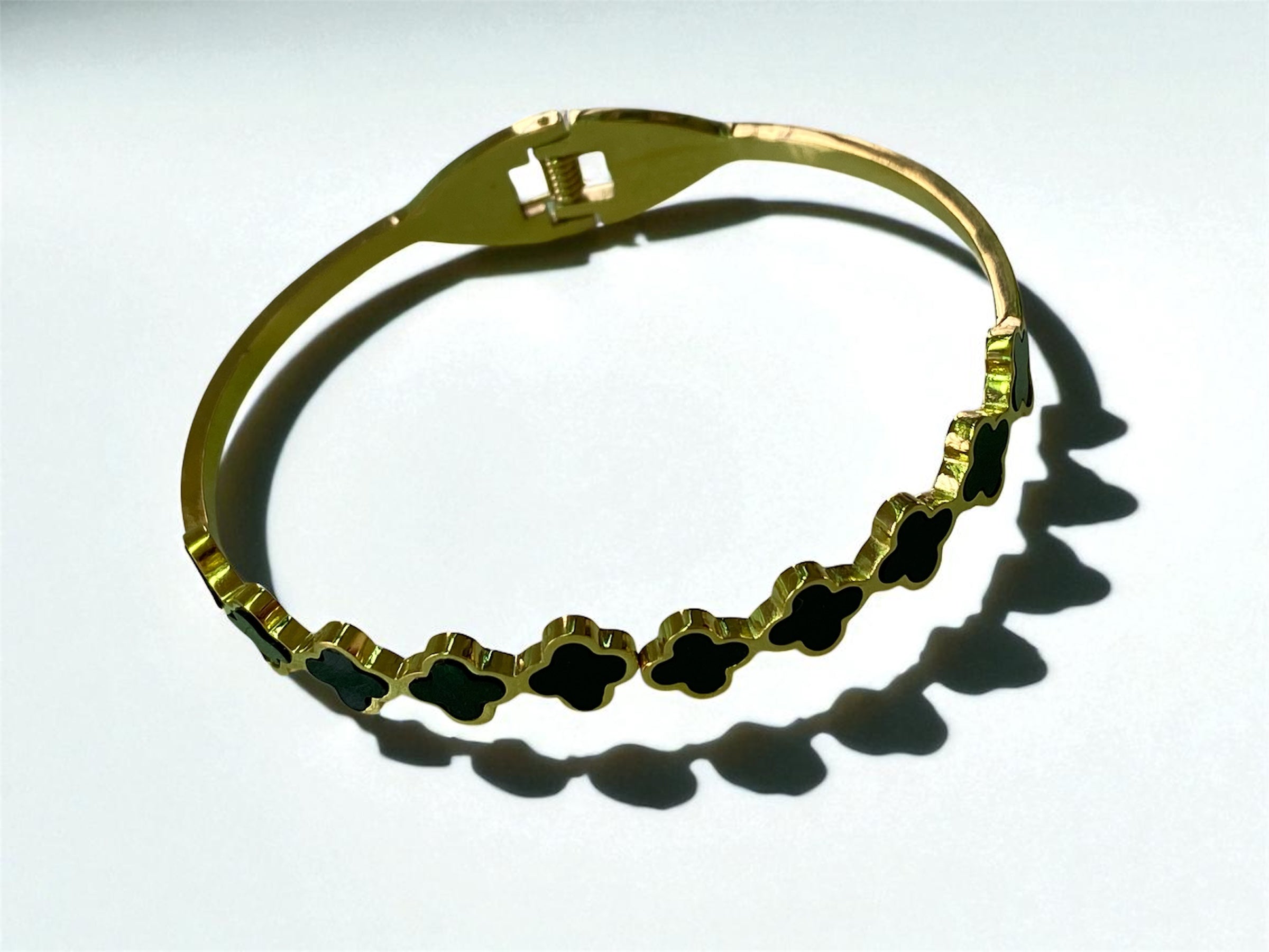 Anti-Tarnish Bracelet for Women – Elegant, Long-Lasting Shine, Adjustable & Skin-Friendly